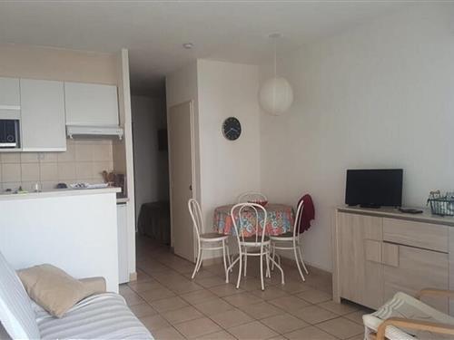 Holiday Home/Apartment - 3 persons -  - 83700 - Saint-Raphaël