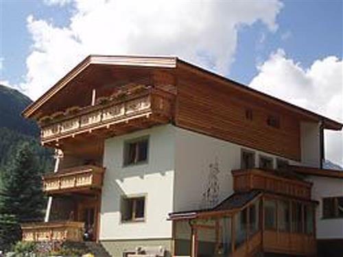 Holiday Home/Apartment - 4 persons -  - Burg - 9981 - Kals Am Großglockner