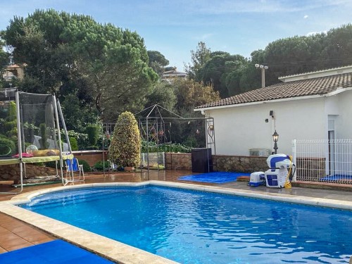 Holiday home - 8 persons -  - Carrer figuera - 17411 - Vidreres
