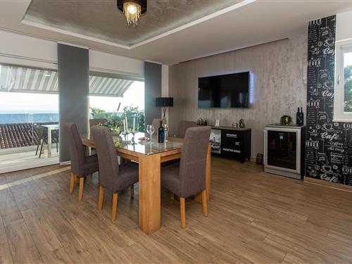 Ferieleilighet - 6 personer -  - 21223 - Okrug Gornji