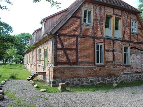 Holiday Home/Apartment - 5 persons -  - An der Kirche - 18196 - Petschow