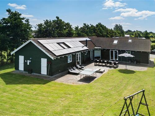 Sommerhus - 18 personer -  - Blommestien - Marielyst - 4872 - Idestrup