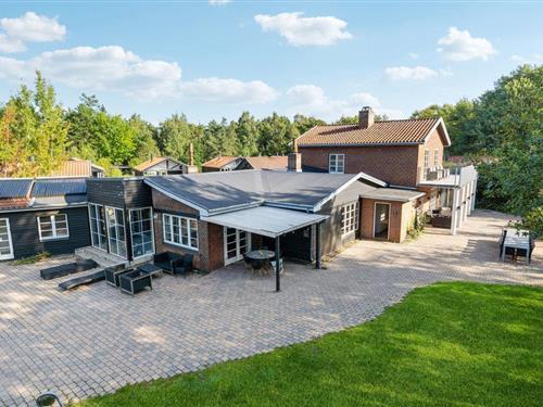 Sommerhus - 17 personer -  - Bøtølundvej - Marielyst - 4873 - Væggerløse