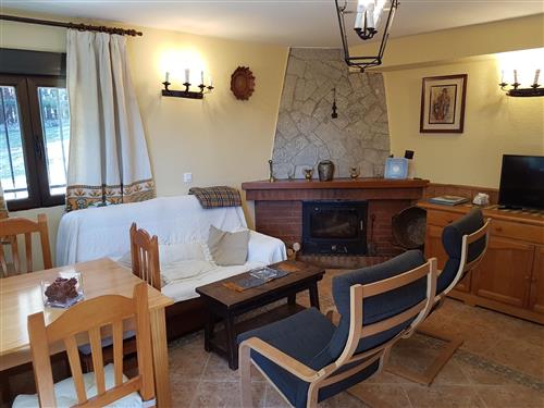 Ferienhaus - 5 Personen -  - AV-941 Km. - 05635 - Navarredonda De Gredos