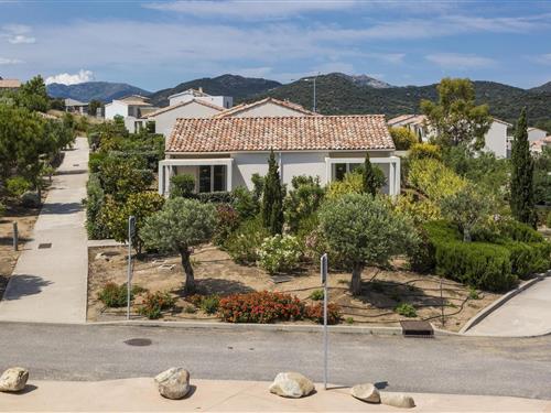 Holiday home - 8 persons -  - 20226 - Belgodere