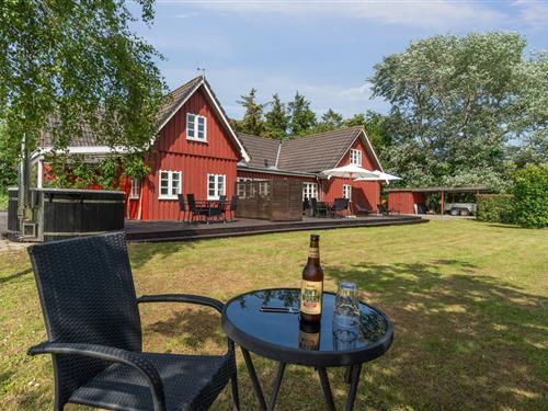 Sommerhus - 12 personer -  - Hegnedevejen - 3720 - Åkirkeby