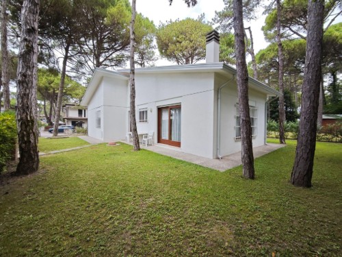 Sommerhus - 8 personer -  - 33054 - Lignano Pineta