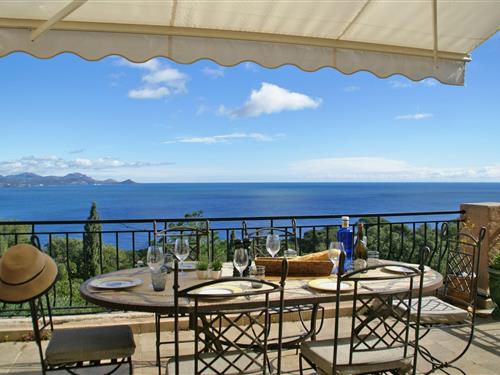 Villa - 8 persons -  - 83380 - Les Issambres