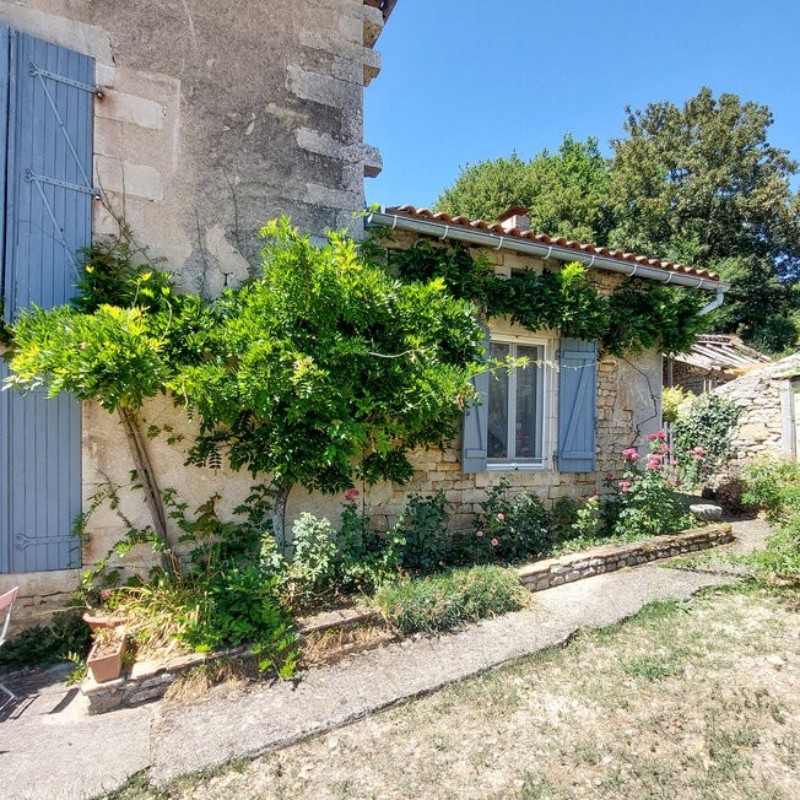 Sommerhus - 3 personer -  - Lieu dit La Ressource - Champagne-Mouton - 16350 - Champagne Mouton