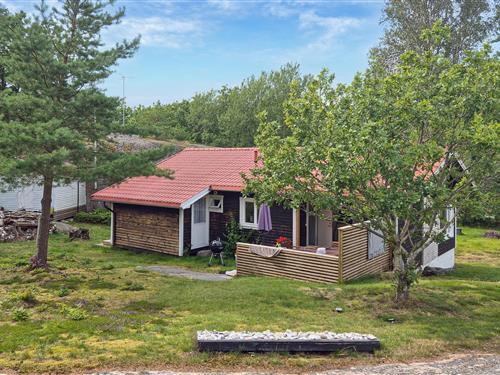Sommerhus - 6 personer -  - Mjörn Näs - 471 73 - Hjälteby