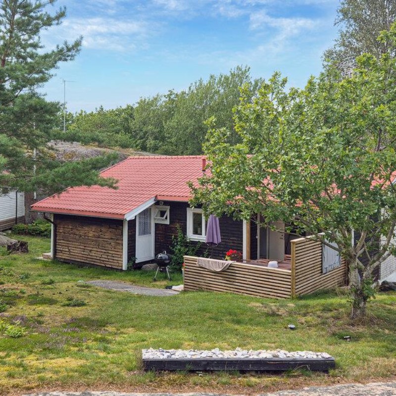Sommerhus - 6 personer -  - Mjörn Näs - 471 73 - Hjälteby
