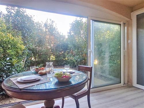 Holiday apartment - 2 persons -  - Six Fours - 83140