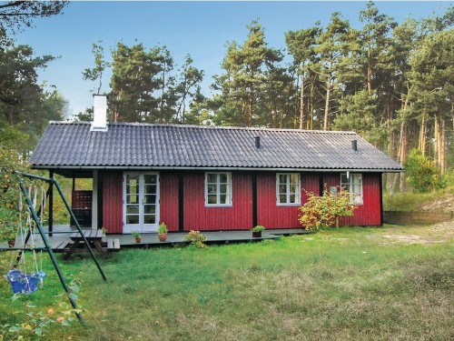 Sommerhus - 5 personer -  - Fyrreskoven - Østre Sømark - 3720 - Åkirkeby