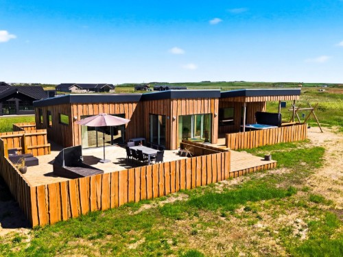 Sommerhus - 8 personer -  - Bjergehusvej - Vejlby Klit - 7673 - Harboøre