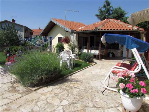 Holiday Home/Apartment - 3 persons -  - 52470 - Umag