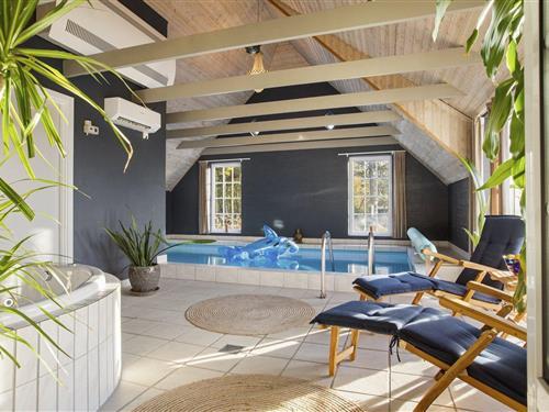 Holiday home - 12 persons -  - Trifoliumvej - Marielyst - 4873 - Væggerløse