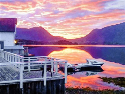  - 9 persons -  - Budaneset - Leikong - 6080 - Gurskøy