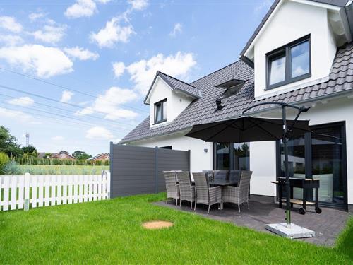 Holiday home - 7 persons -  - Am Küsterholz - 23611 - Bad Schwartau