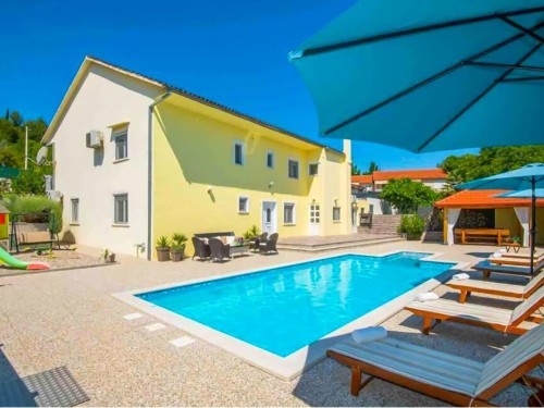 Fritidshus - 13 personer -  - Tezacki put - Makarska-Zmijavci - 21266 - Zmijavci