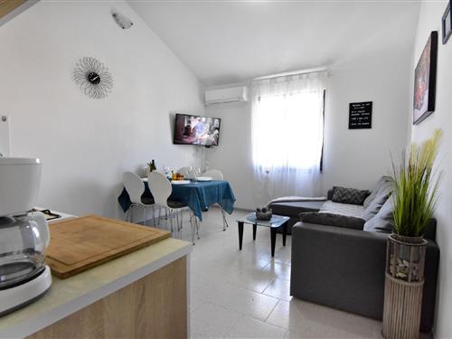 Holiday Home/Apartment - 5 persons -  - Matka Laginje - 52470 - Umag