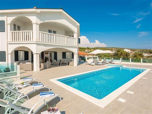 Feriehus - 8 personer -  - Podorljak - 22203