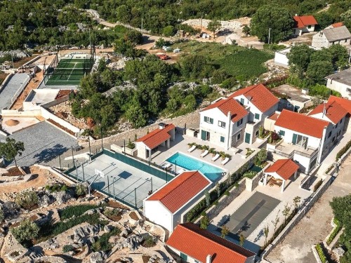 Feriehus - 9 personer -  - Trnbusi - Omis - Trnbusi - 21254 - Trnbusi