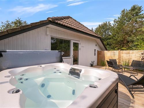 Holiday Home/Apartment - 8 persons -  - Blomstervangen - Jegum - 6840 - Oksbøl