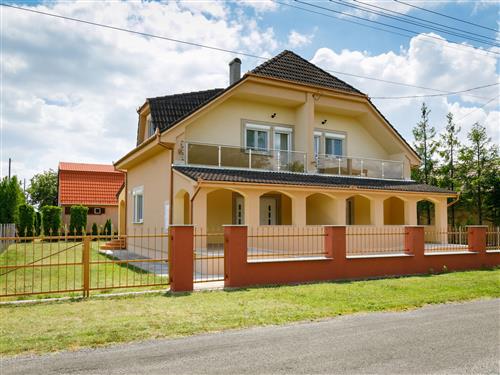 Ferielejlighed - 5 personer -  - Balatonmariafurdo - 8647