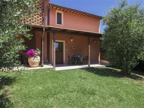 Holiday Home/Apartment - 4 persons -  - Orentano - 56020
