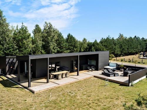 Sommerhus - 9 personer -  - Hansavej - Marielyst - 4873 - Væggerløse