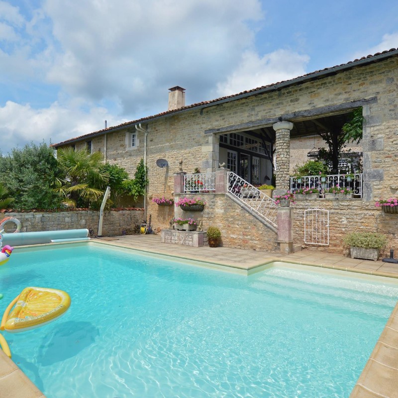 Sommerhus - 5 personer -  - 16240 - La Forêt-De-Tessé