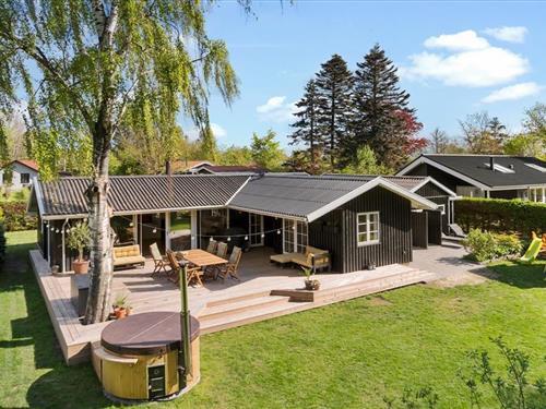 Sommerhus - 6 personer -  - Skovlunden - Rude Strand - 8300 - Odder