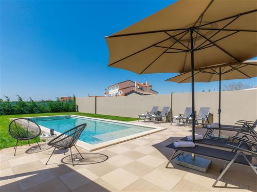 Holiday home - 10 persons -  - Medulin/Šišan - 52100