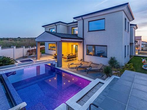 Holiday home - 8 persons -  - Volme - Banjole-Volme - 52100 - Banjole