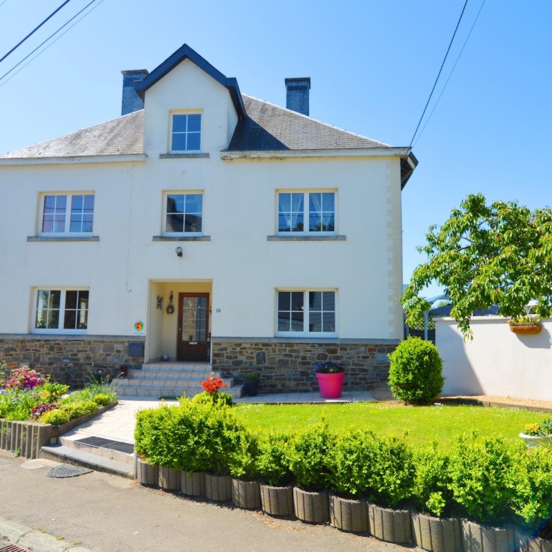 Sommerhus - 9 personer -  - 6680 - Sainte Ode