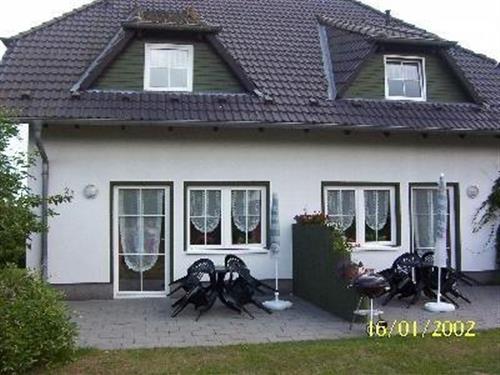 Holiday Home/Apartment - 2 persons -  - Dorfstrasse - 18528 - Pantow