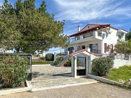 Holiday home - 6 persons -  - Street no.7, house no. - 35001 - Theologos