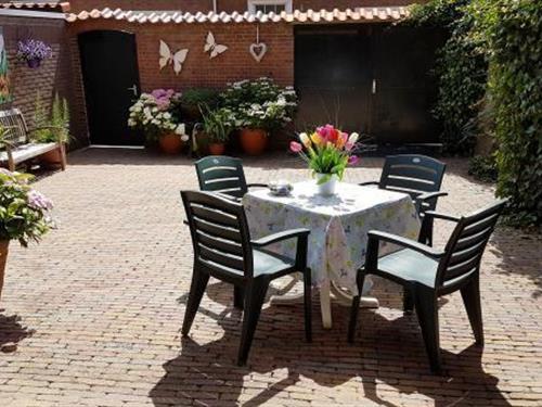 Holiday Home/Apartment - 4 persons -  - Burgemeester Engelbertsstraat - 2042 KP - Zandvoort