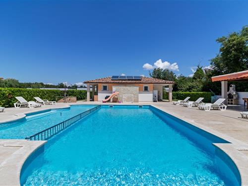 Holiday home - 6 persons -  - 52100 - Banjole