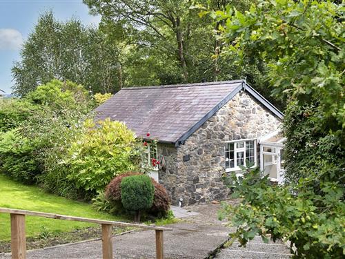 Cottage - 5 persons -  - LL32 8YR - Rowen
