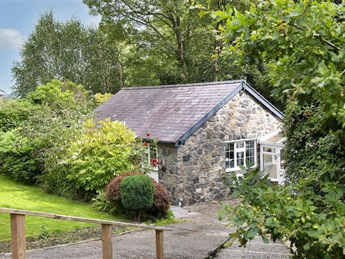 Cottage - 5 persons -  - LL32 8YR - Rowen