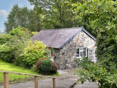 Cottage - 5 persons -  - LL32 8YR - Rowen