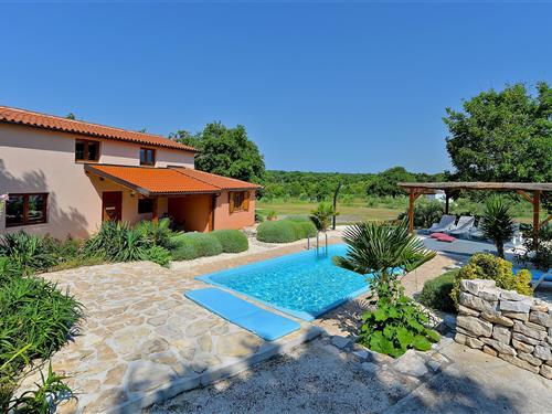 Holiday home - 8 persons -  - Palera - 52204 - Liznjan