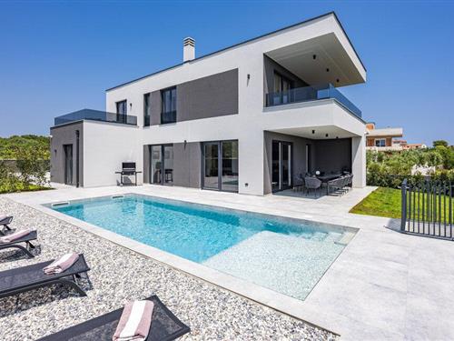 Holiday home - 8 persons -  - Selo-Varos - 52100 - Premantura