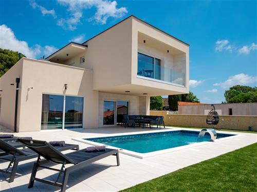 Holiday home - 6 persons -  - Pula - 52100