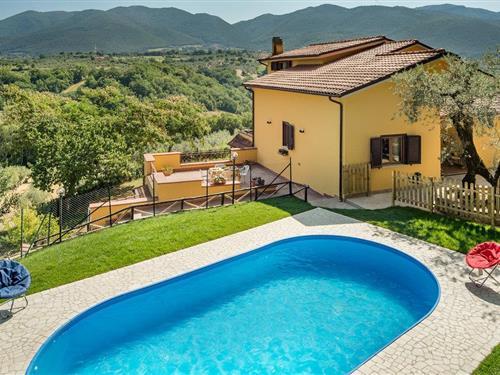 Feriehus - 9 personer -  - Vocabolo San Valentino - 02049 - Torri In Sabina