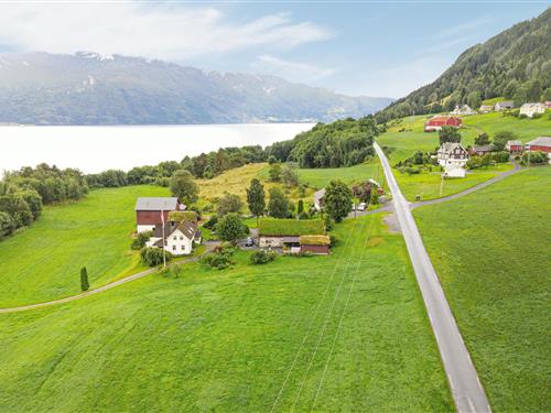 Holiday home - 8 persons -  - Orheimsvegen - Orheimstunet / Nordfjordeid - 6777 - Stårheim