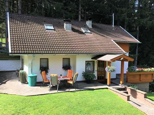 Holiday Home/Apartment - 5 persons -  - 9833 - Rangersdorf