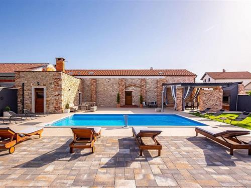 Sommerhus - 14 personer -  - Ulica 18. studenoga - Zadar-Skabrnja - 23223 - Skabrnja