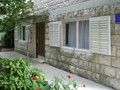 Holiday Home/Apartment - 3 persons -  - Žrnovska Banja - 20275 - Žrnovska Banja